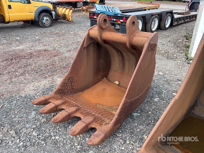 Craig 42 in Digging Excavator Bucket - Fits John Deere 892D