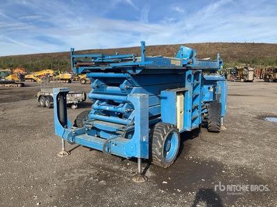 2016 Genie GS4390 Diesel シザーリフト (Inoperable)