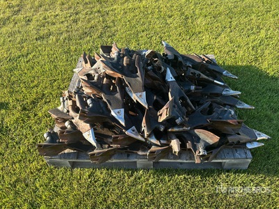 Quantity of Seed Boots Pièces divers