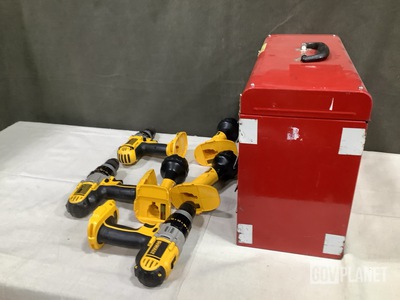 (15) DeWalt Drill/Drivers, (10) DeWalt Flashlights & (5) Toolboxes