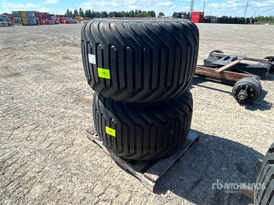 Quantity of (2) BKT 700/40-22.5 Équipements pour pneus