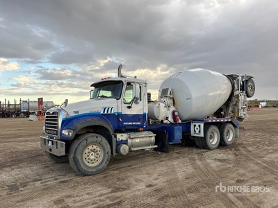 2009 Mack GU713 6x4 Mixer Truck