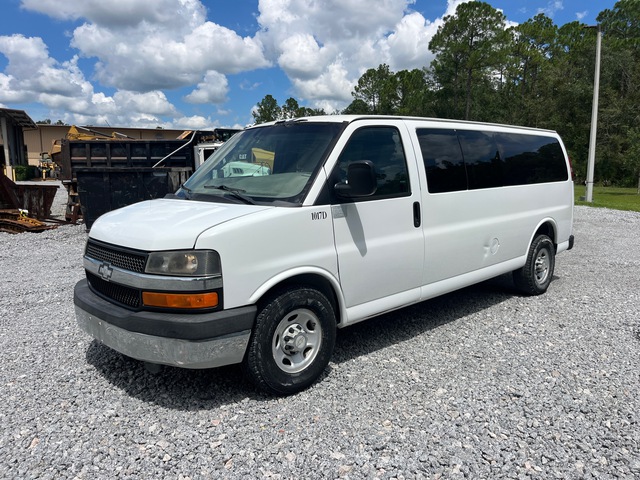 2016 Chevrolet Express 3500 11 Passenger Van