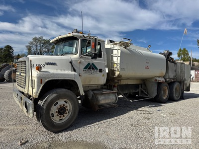 1996 Ford LT9000 2000 gal 6x4 Autocarro trasporto carburante per lubrificante