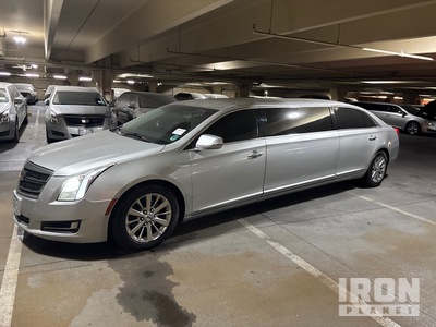 2017 Cadillac XTS Limusina