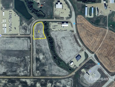 Peace River, AB Bouchard Rd at Woods Rd 2.55 +/- Acres on Title Propriété commerciale
