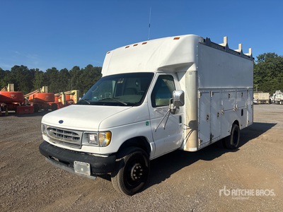 2002 Ford E-450 4x2 Camion utilitaire