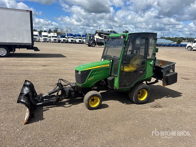2015 John Deere 1025R 4WD Utility Tractor