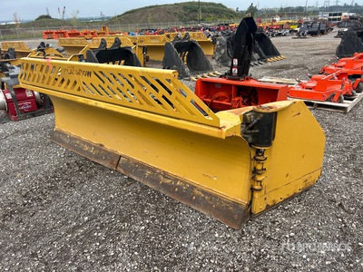 2015 HLA 4200 Series 10 ft 10-16 Extendable Q/C Snow Plow