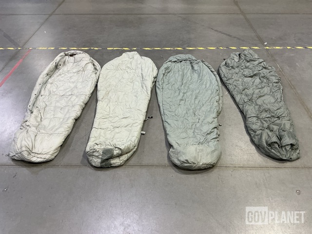 (120) Sleeping Bags