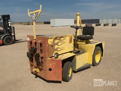1972 United Tractor G-40-C Tow Tractor