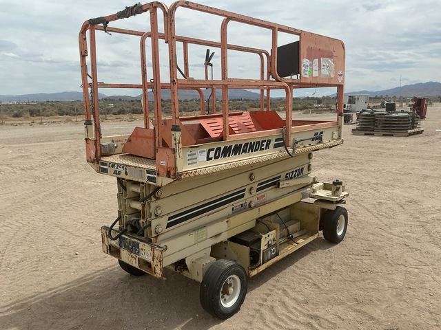 JLG CM2546 Scissor Lift