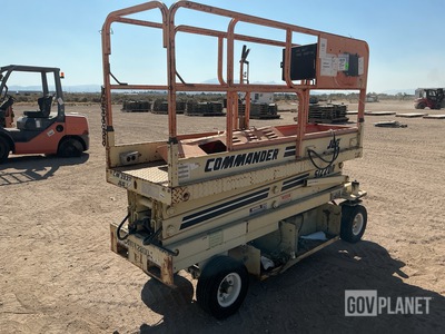 JLG CM2033 Scissor Lift