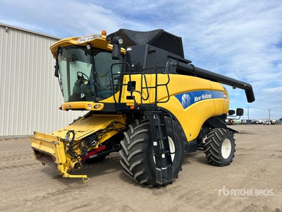 2008 New Holland CX8080 Combine Harvester