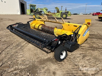 2009 New Holland 16 ft Combine Pickup Header