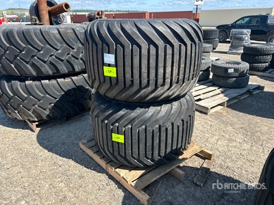 Quantity of (2) BKT 700 / 40 - 22.5 Équipements pour pneus