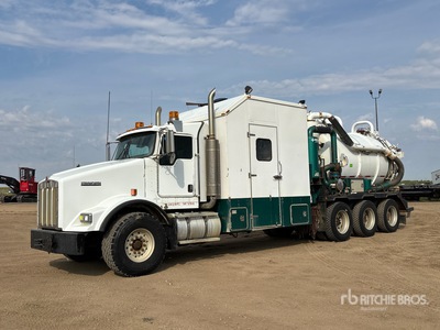 2007 Kenworth T-800 Vacuum Tanker Truck
