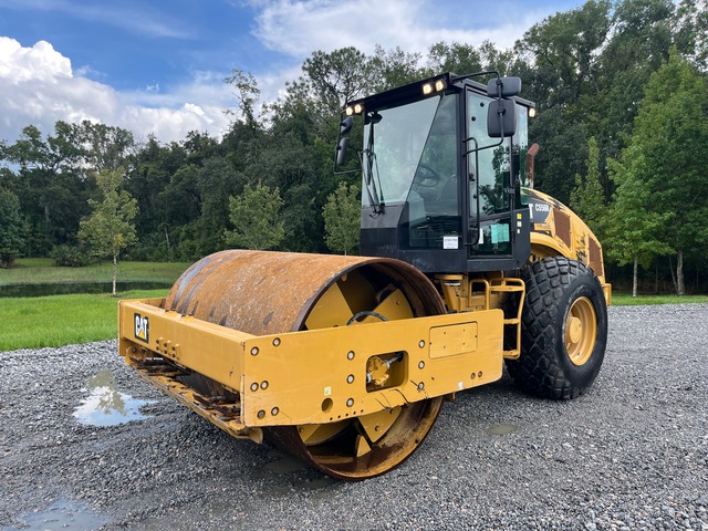 2017 Cat CS56B Smooth Drum Compactor 2017 Cat CS56B Smooth Drum Compactor