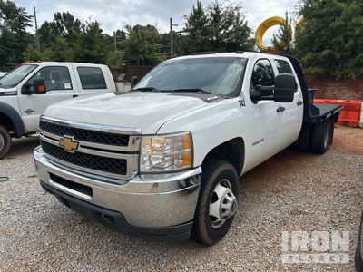 2013 Chevrolet Silverado 3500HD 4x2 Crew Cab Flatbed Truck