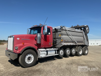 2013 Western Star 4900SF 12x4 Camion-benne à cinq essieux