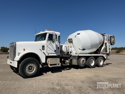 2007 Freightliner FLD 120 SD 10x4 Mixer Truck