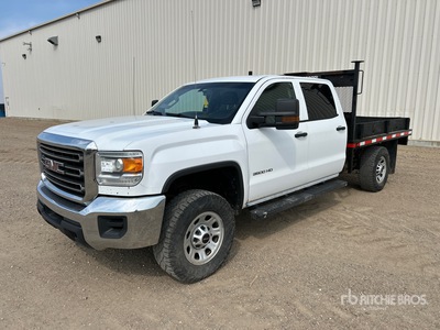 2018 GMC Sierra 3500HD 4x4 Crew Cab Flatbed Truck