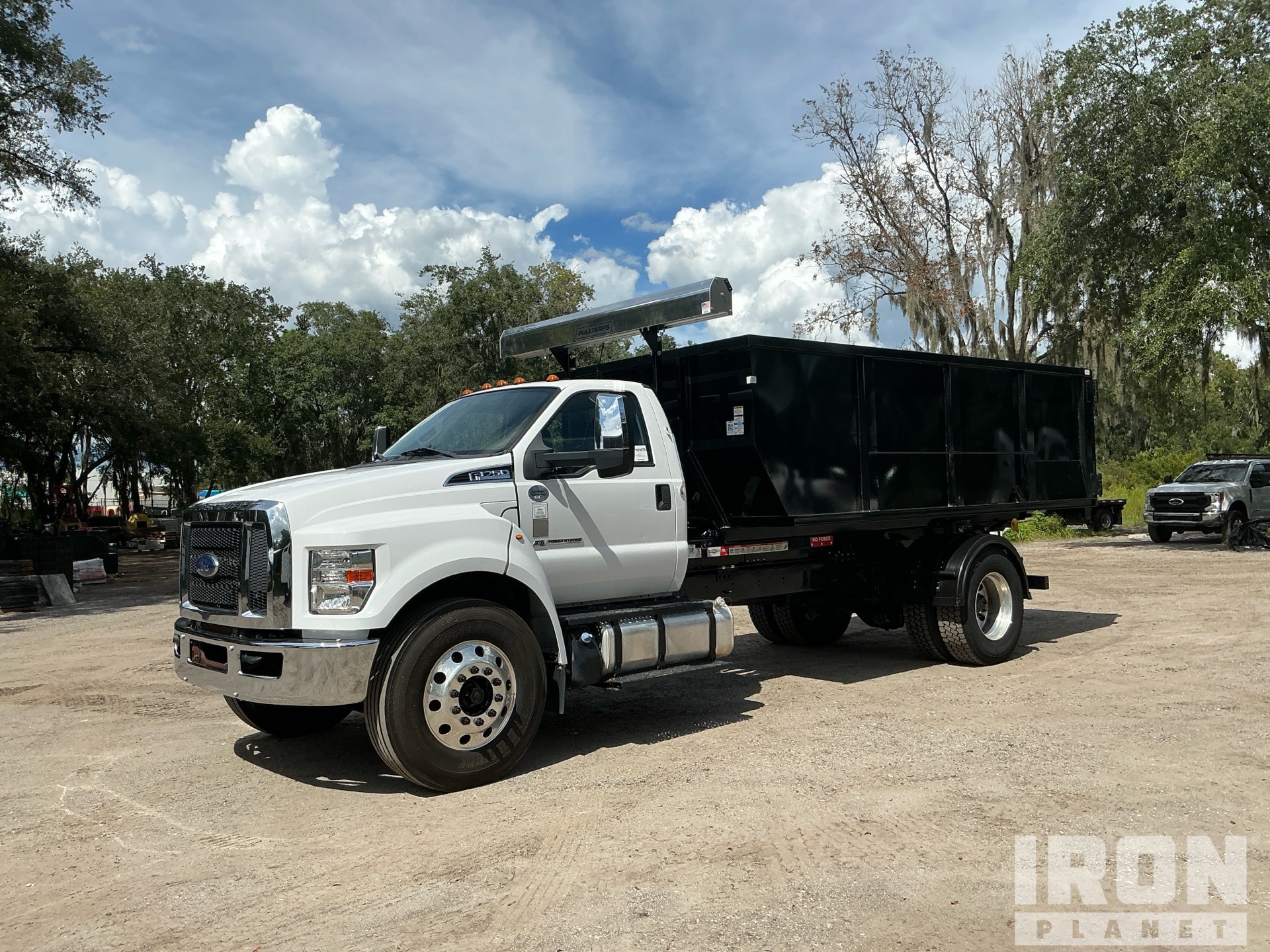 2019 Ford F-750 4x2 Roll-Off Truck