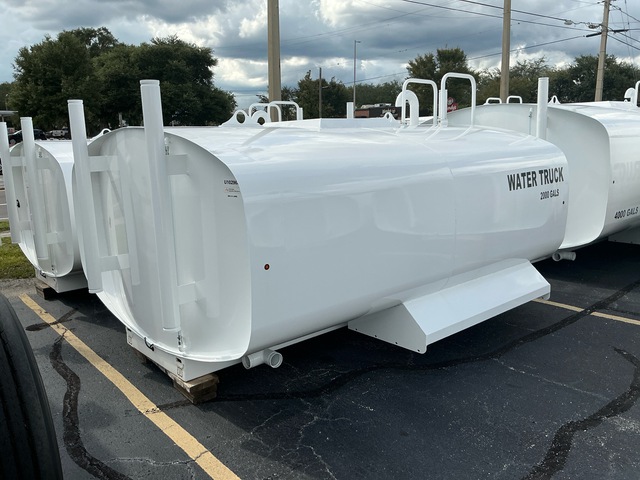 2000 gal Water Tank - Fits Truck (Unused) 2000 gal Water Tank - Fits Truck (Unused)