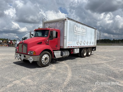 2005 Kenworth T300 6x4 شاحنة فان