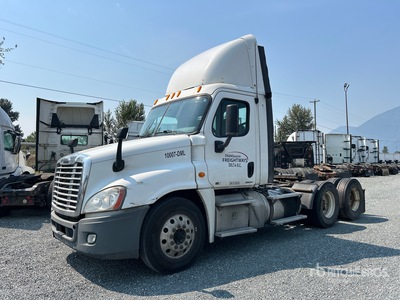 2012 Freightiner Cascadia 125 6x4 T/A Day Cab Truck Tractor (Inoperable)