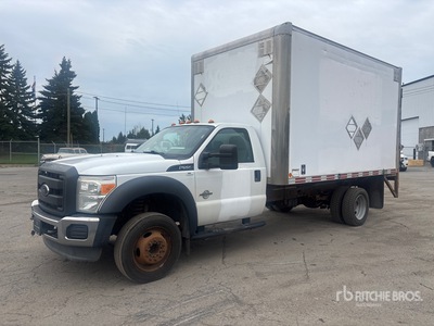 2014 Ford F-550 XL Super Duty 4x2 شاحنة فان