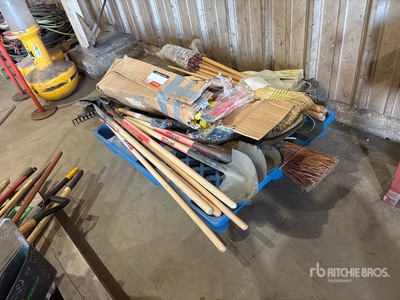 Quantity of Shovels, Brooms, Hammers Varios, tienda, almacen, consumidor (Unused)