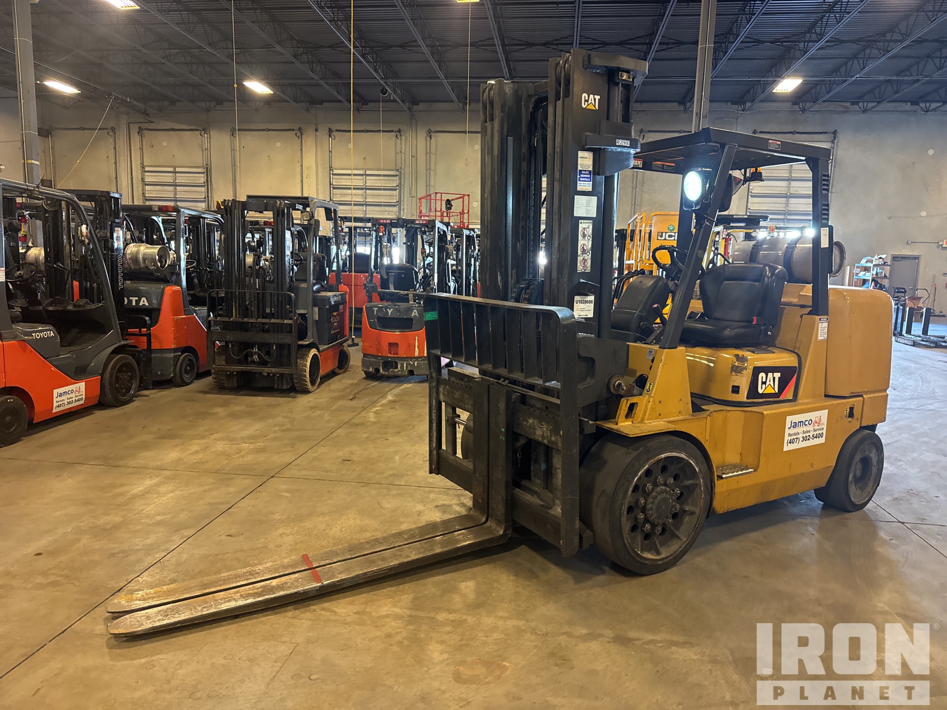 2008 Cat GC70K 14700 lb Cushion Tire Carretilla Elevadora