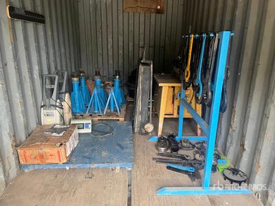 20 Ft Container w/ Miscellaneous Divers Autres
