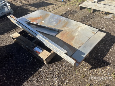 Quantity of (2) Stainless Steel Countertops Divers - Magasin, entrepôt, consommateur