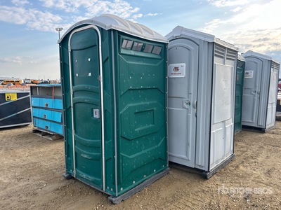 Quantity of (3) 3 ft 7 in x 3 ft 7 in Bano portatil