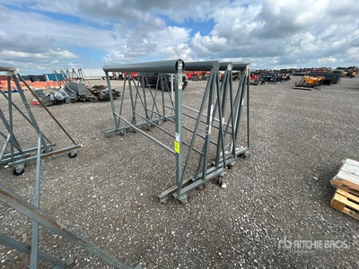 Quantity of (5) A Frame on casters Varios, equipos plantas industriales