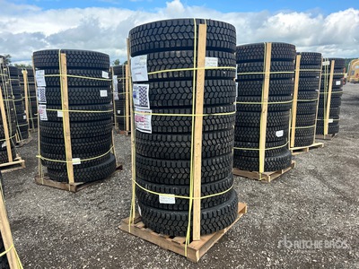 Quantity of (8) 11R22.5 Snow Traction Retread Opony (Unused)