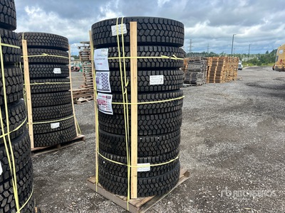 Quantity of (8) 11R22.5 Snow Traction Retread Opony (Unused)
