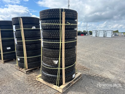 Quantity of (8) 11R22.5 Snow Traction Retread Opony (Unused)