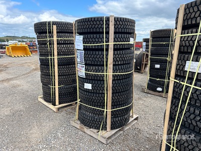 Quantity of (8) Snow Traction Retread 11R22.5 Opony (Unused)