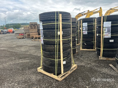 Quantity of (8) 11R22.5 Snow Traction Retread Opony (Unused)
