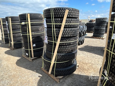 Quantity of (8) 11R22.5 Snow Traction Retread Opony (Unused)