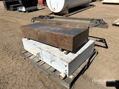 Quantity of (2) Steel Réservoir de carburant