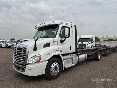 2019 Freightliner Cascadia 113 4x2 Ciężarówka do przewozu samochodów