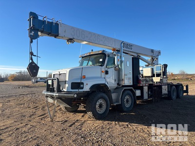 Manitex 30102C 30 ton Straight Boom on 2006 International Paystar 5600I Eagle 8x4 Twin-Steer Sleeper Boom Truck