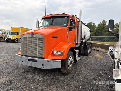 2006 Kenworth T800 6x4 شاحنة شفط و حفر (Inoperable)