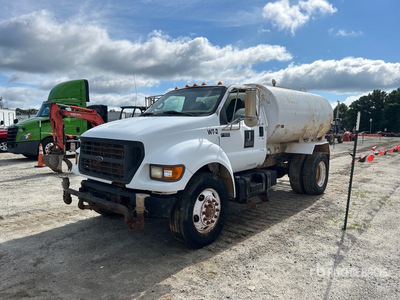 2000 Ford F-650 4x2 Water Truck (Inoperable)