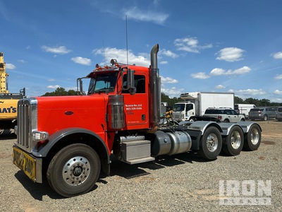 2014 Peterbilt 388 8x4 トラックトラクター（Tri/A）
