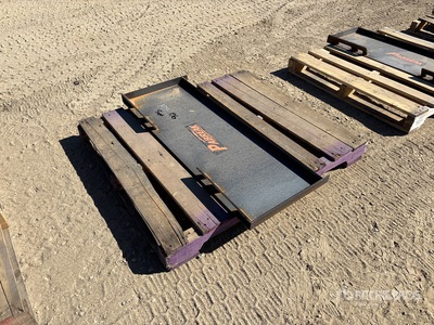 PABREAK UAP28 45 in Skid Steer Attachment Mounting Plate (Unused)